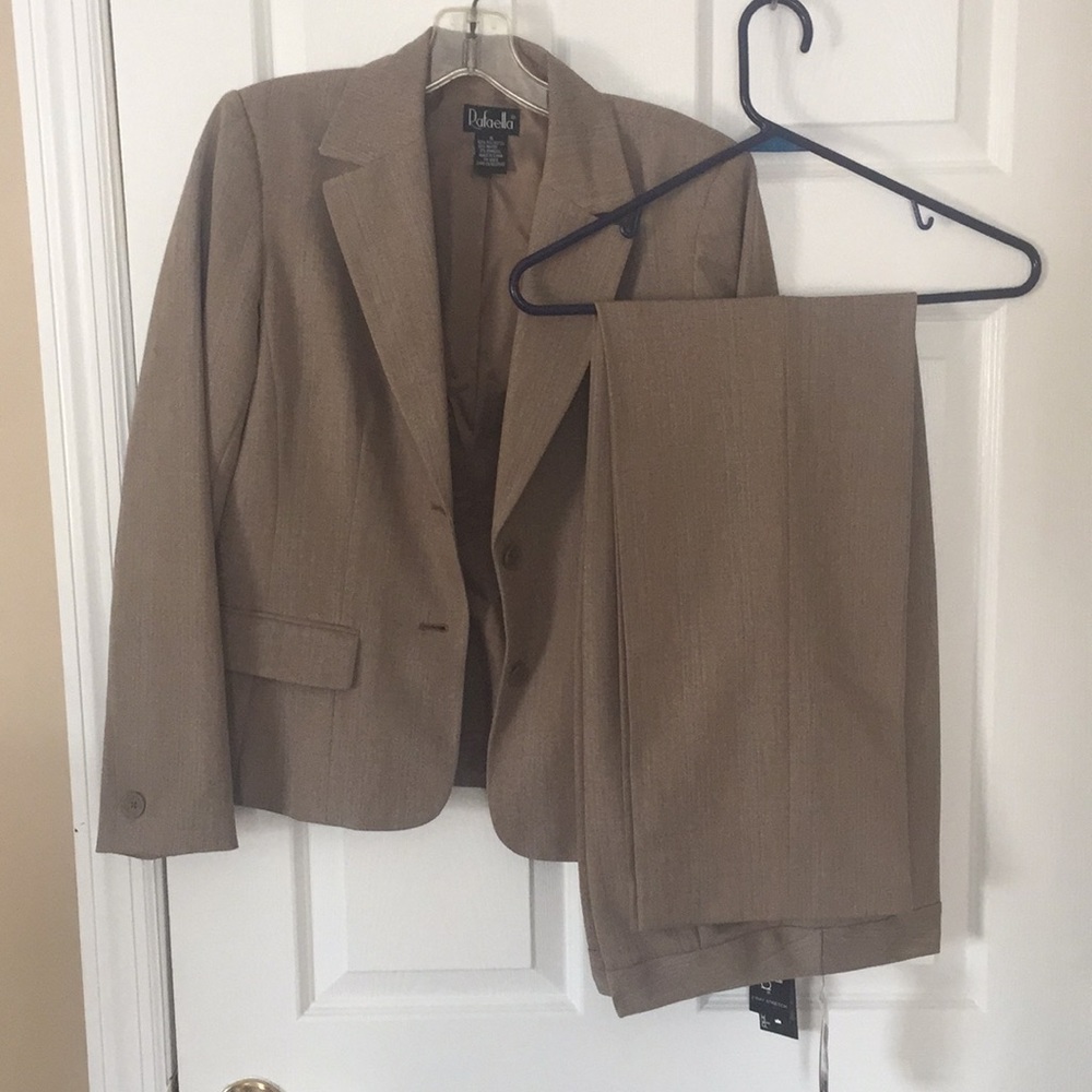 Business suit NWT!